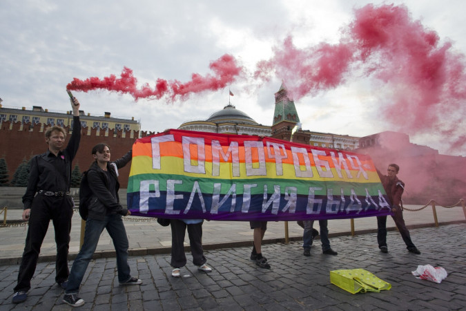 Rusiyada “LGBT təbliğatı”na görə 188 cərimə kəsilib