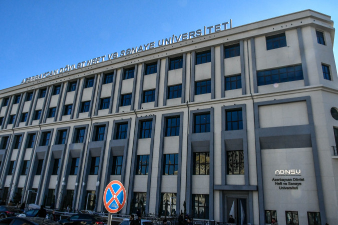 Azərbaycan universitetlərində LGBTQİ+ tələbələr üçün yer varmı?