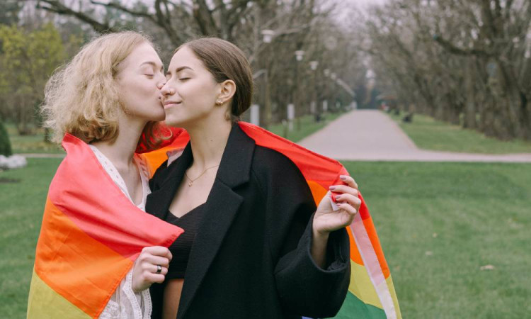 Rusiyanın eynicinsli evlilik qadağası hüquq pozuntusudur