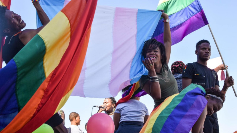 Vəsiqələrdə üçüncü gender seçimini tətbiq edəcək