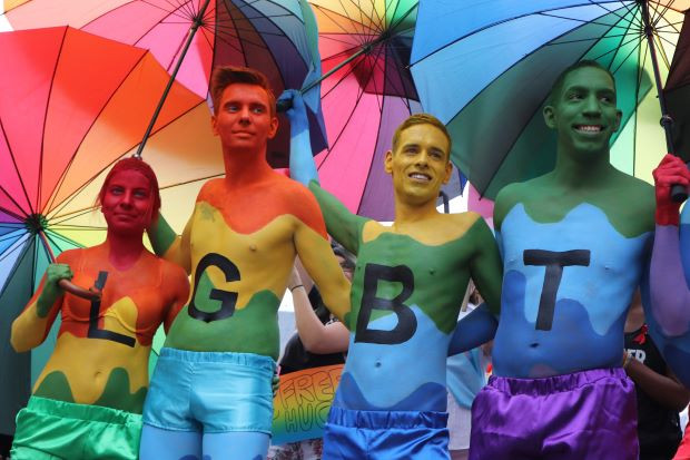 Cəmiyyətdə LGBTQ fərdləri haqqında olan fikirlər (+18)