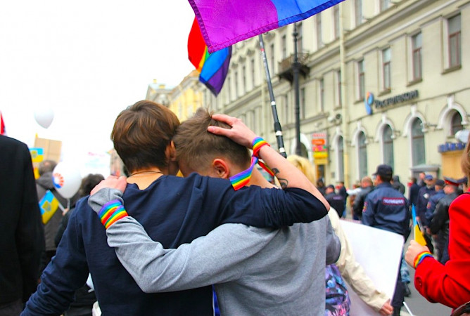 LGBTQ+ üçün xeyriyyə gecəsini polis dağıdıb