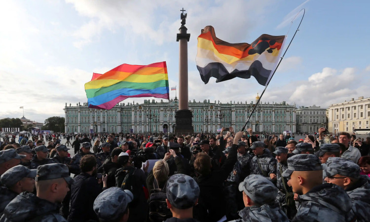Two bar workers in Russia charged under anti-LGBTQ+ law