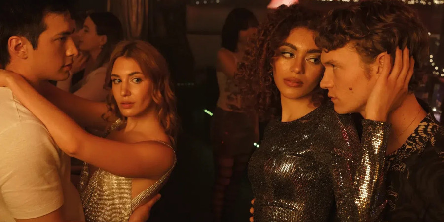 ‘Heated Rivalry’: Qaynar buz üzərində qurulan kuir sevgi