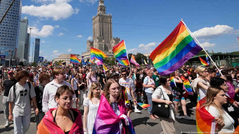 Polşa eyni-cinsli nikahları tanıyacaq