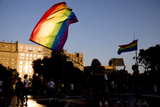 İspaniya: gey kişi şikayətini geri götürüb