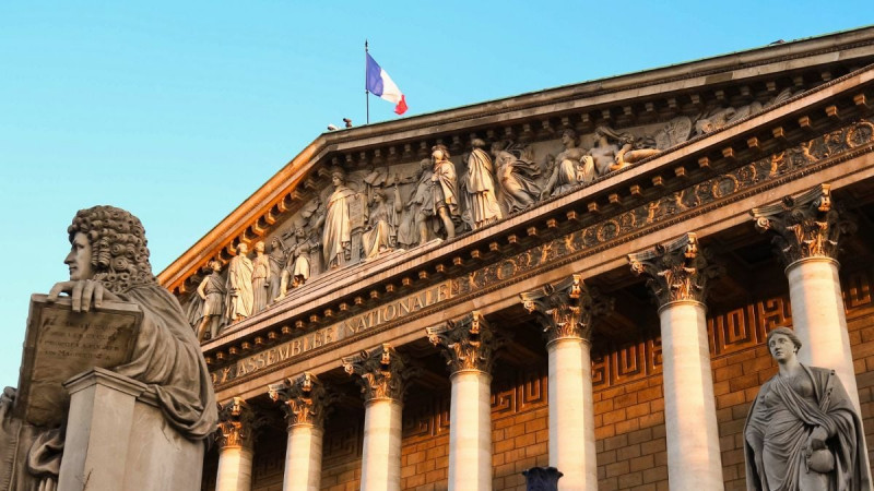 France abolishes the concept of “sexual obligation” in marriage