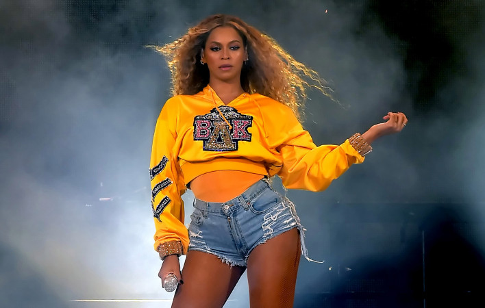 Beyoncé pays emotional tribute to LGBT+