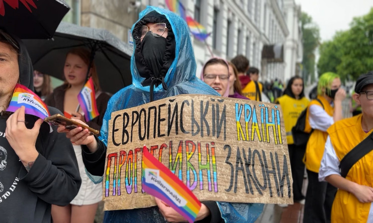 Ukrayna LGBTQİ+ partnyorluğu qanununu nəzərdən keçirir